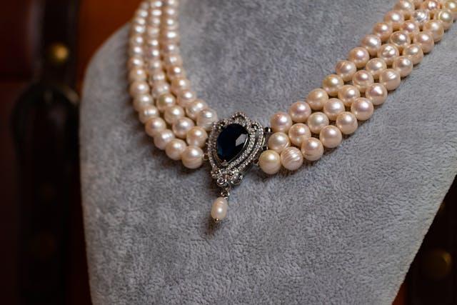 pearl necklace with sapphire